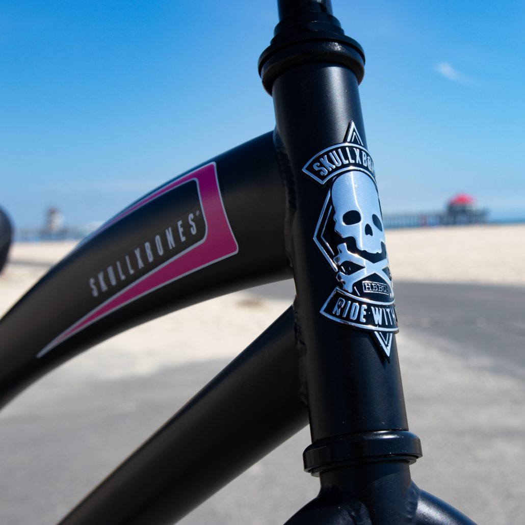 SKULLXBONES Women’s Beach Cruiser – FLAT BLACK/PINK